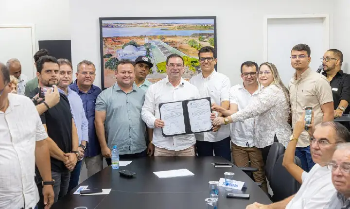 Prefeito Luciano destaca apoio do deputado Daniel Barbosa para a pavimentação de bairros em Arapiraca